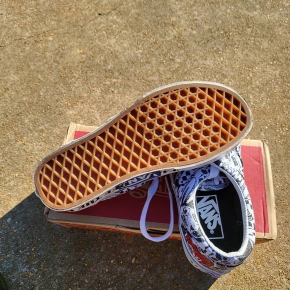 Vans - Picture 4 of 4